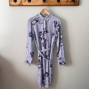 ‼️FREE with $30+ NWT Navy & White floral shirt dress